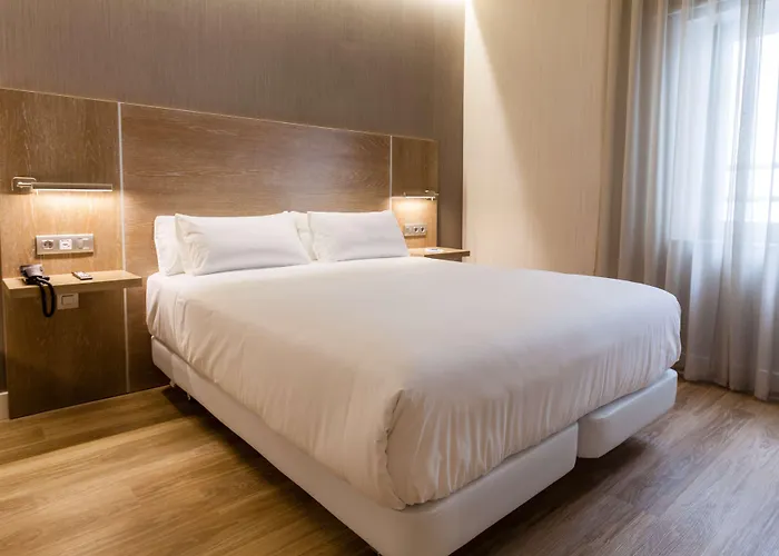 Готель Nh Principado 4*