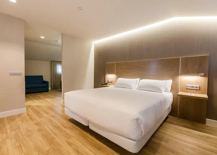 Готель Nh Principado 4*