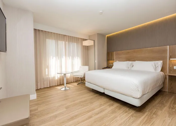 Готель Nh Principado