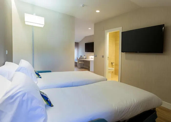 Готель Nh Principado 4*