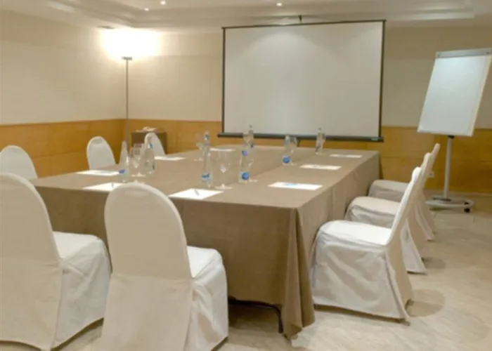 Готель Nh Principado Ов'єдо